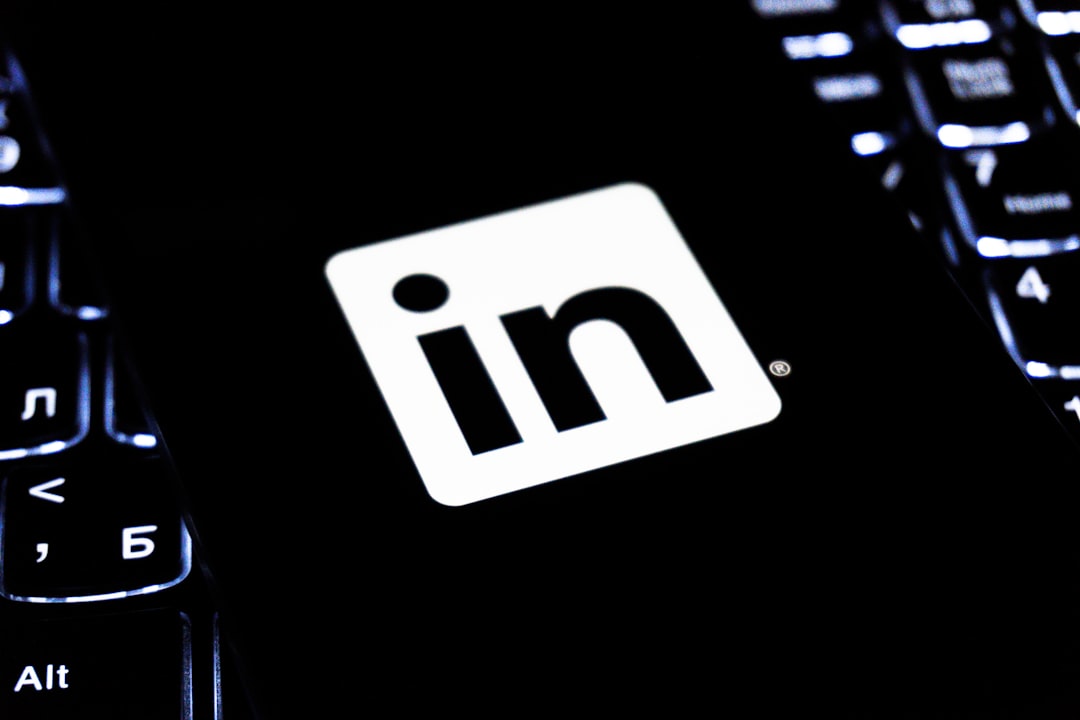 linkedin-logo-on-a-dark-keyboard-woi-prpkobq